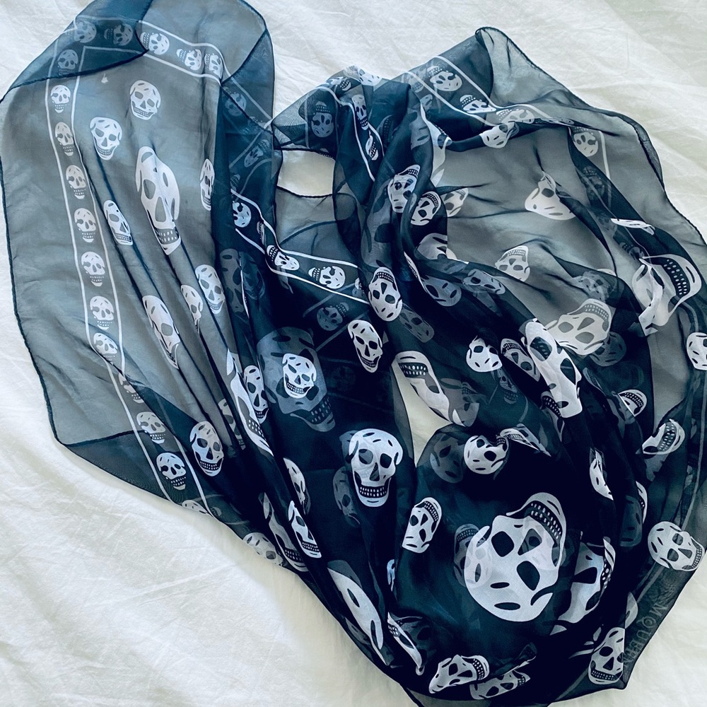 Alexander McQueen Skull black silk scarf